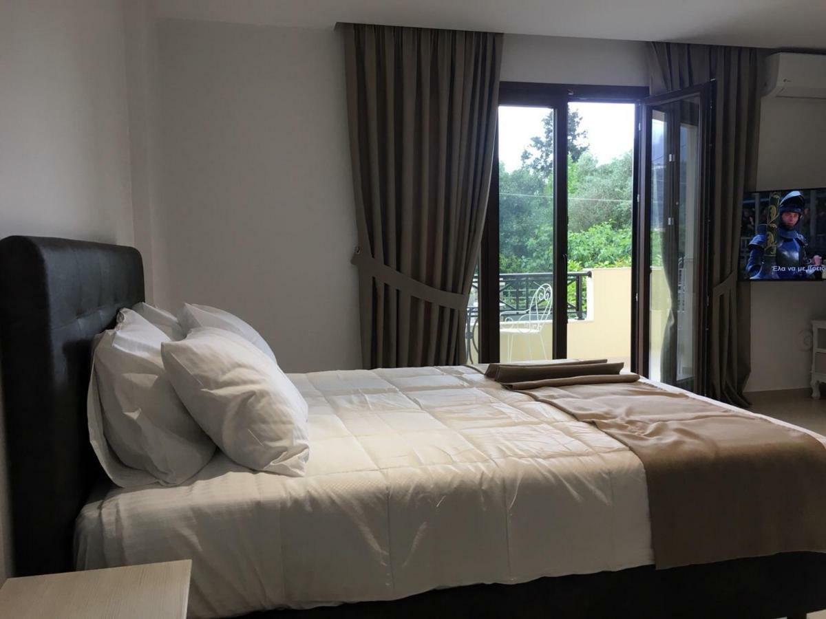 The Little Prince Luxury Suites Ипсос Экстерьер фото