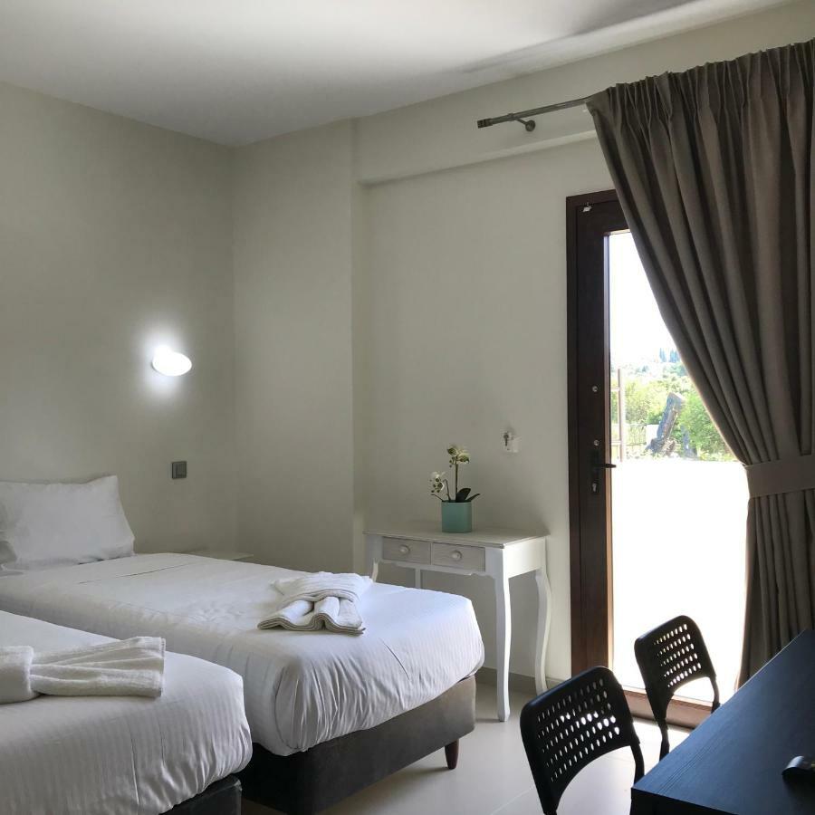 The Little Prince Luxury Suites Ипсос Экстерьер фото
