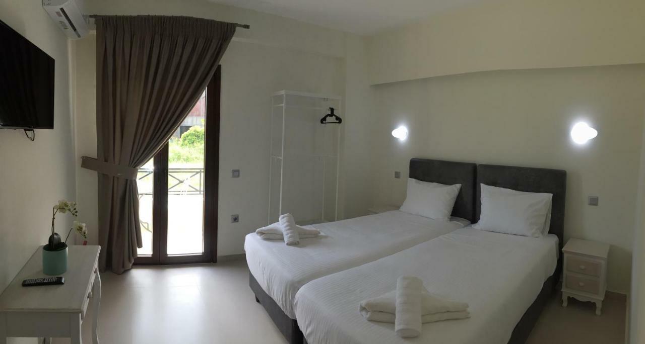 The Little Prince Luxury Suites Ипсос Экстерьер фото